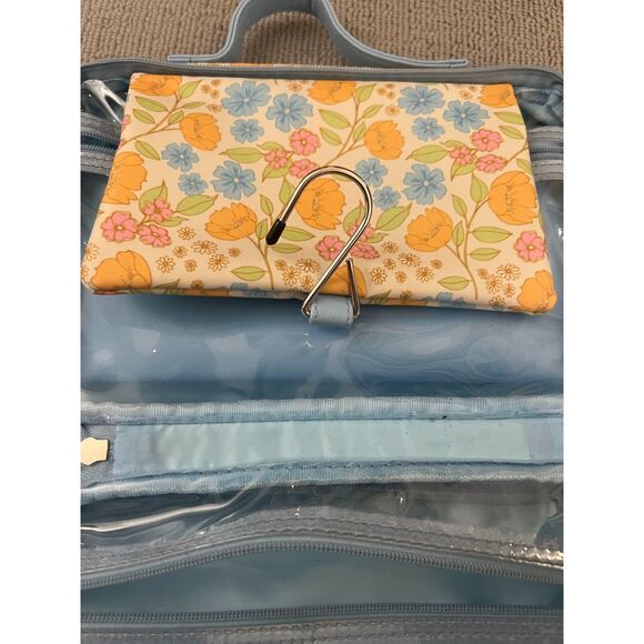 Tender Love & Carry Hanging Cosmetic Makeup Toiletry Bag Weekender Travel - Picture 4 of 4